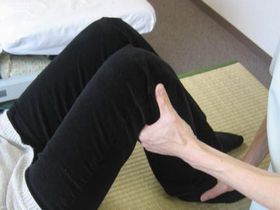膝関節痛の治療：操体法.JPG
